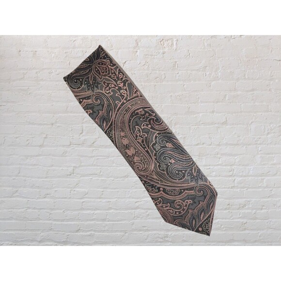 Chaps Mens 100% Silk Handmade Pink Gray Paisley Necktie Tie  59"x3" - Picture 1 of 8